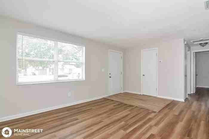 4707 Ashmore Dr - Photo 3 of 15