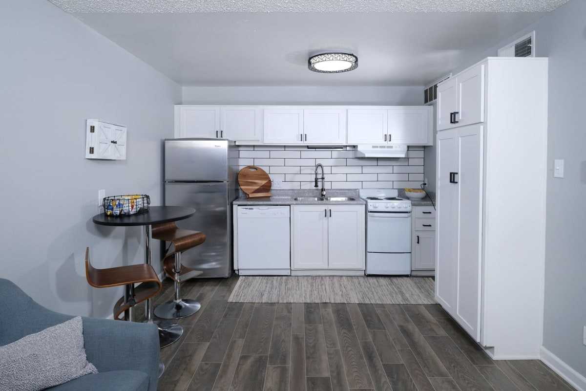 Desert Sands - Photo 3 of 38