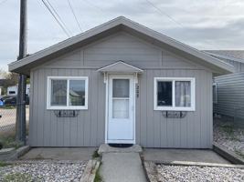 featured image of 208 E Butte St