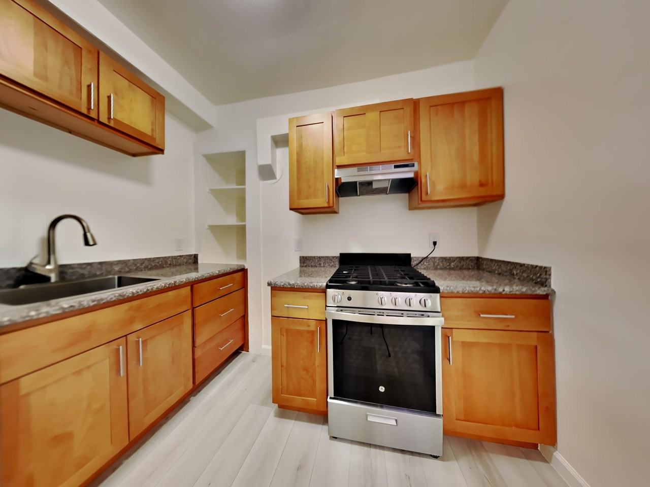 765 Geary St - Photo 5 of 29