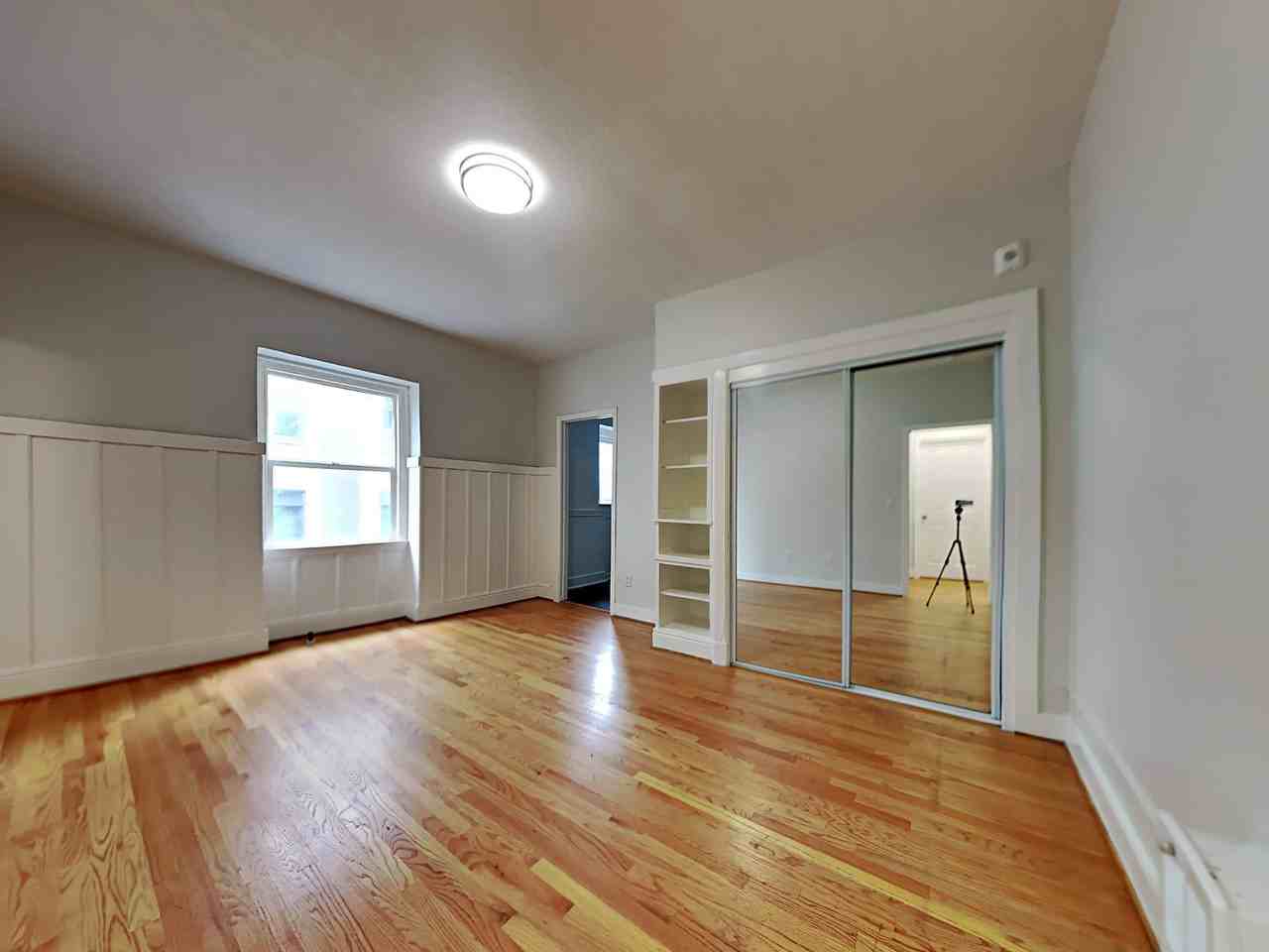 840 Van Ness - Photo 2 of 14