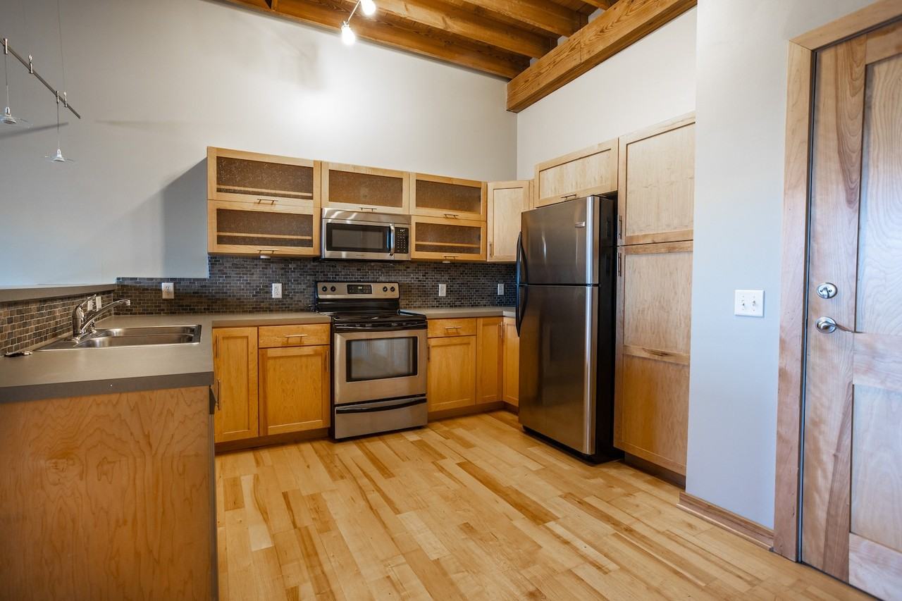 Larson Square Lofts - Photo 4 of 36