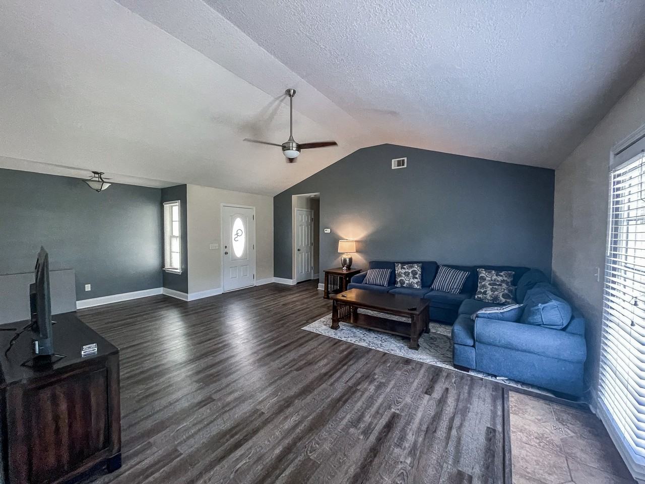 613 Waverly Ln #1 - Photo 4 of 14