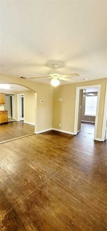 1110 Thorpe Springs Rd - Photo 2 of 21