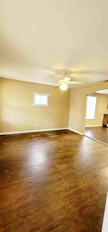 1110 Thorpe Springs Rd - Photo 3 of 21