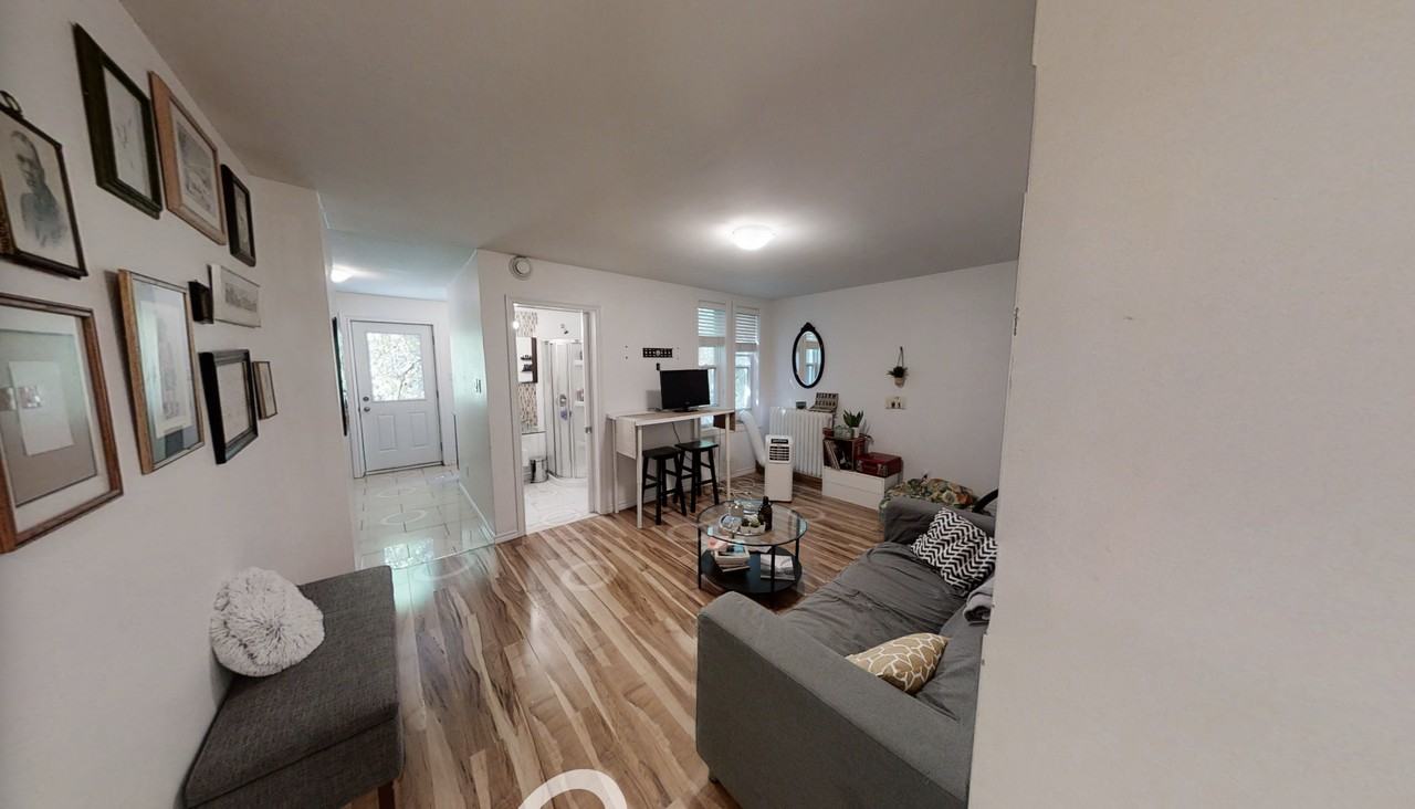 174 Clarence - Photo 2 of 25