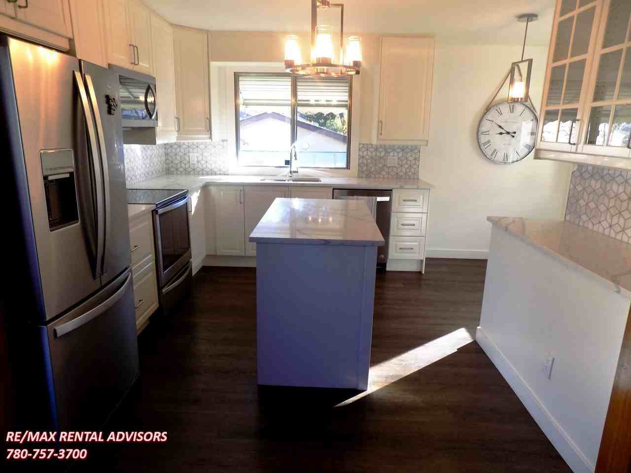 11015 135 St Nw - Photo 3 of 30