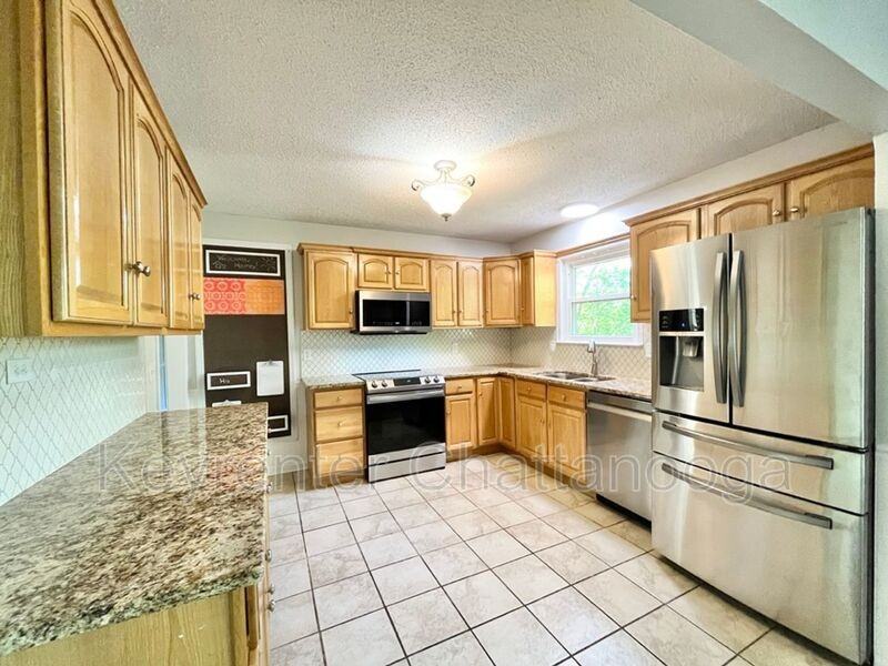 318 Hannah Ln - Photo 2 of 22