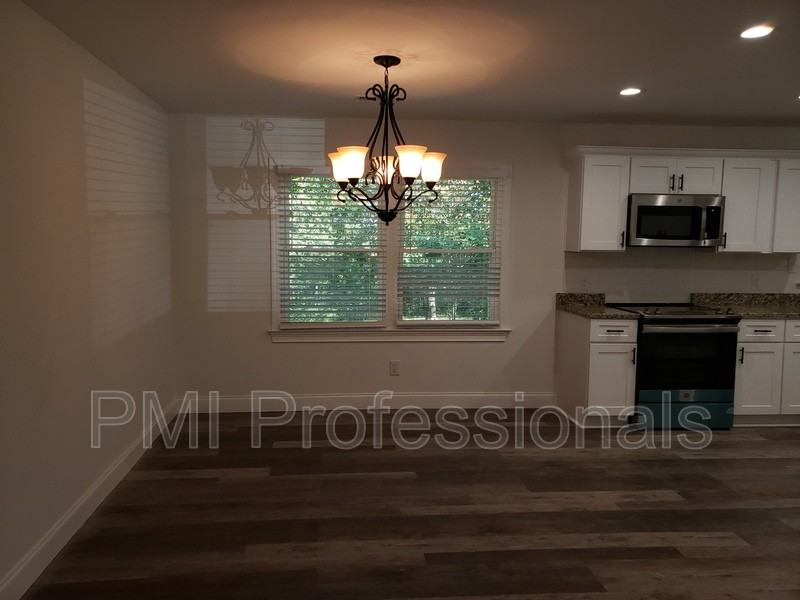 3653 Cedar St - Photo 3 of 11