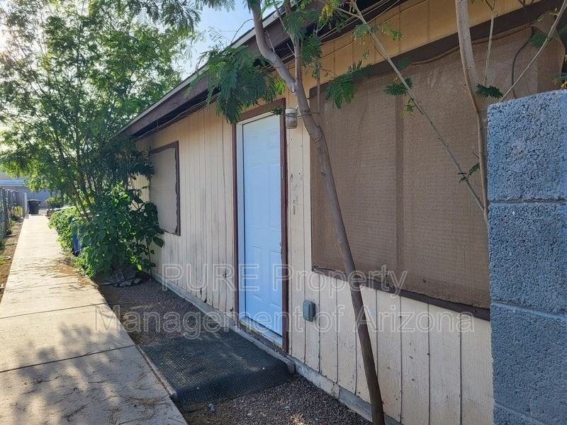 527 S Olive #1 - Photo 2 of 8