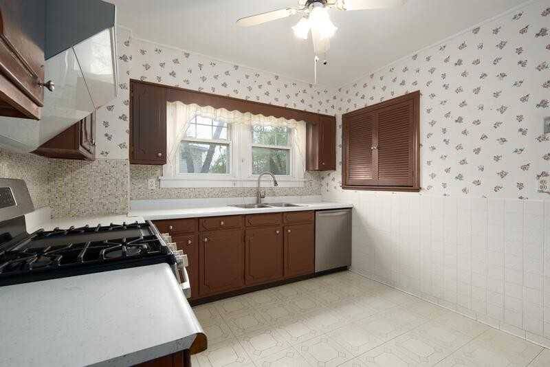 1016 Washington Ave - Photo 5 of 40