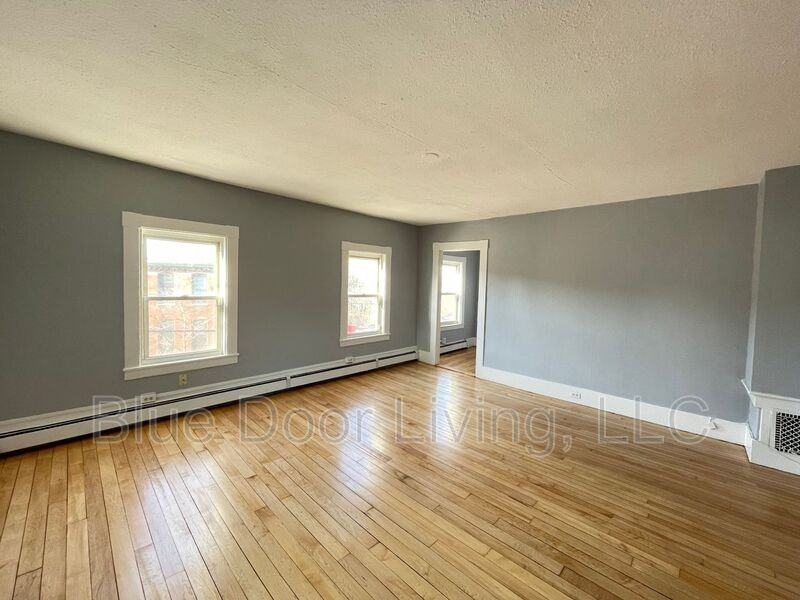 35 Front St - Photo 2 of 19