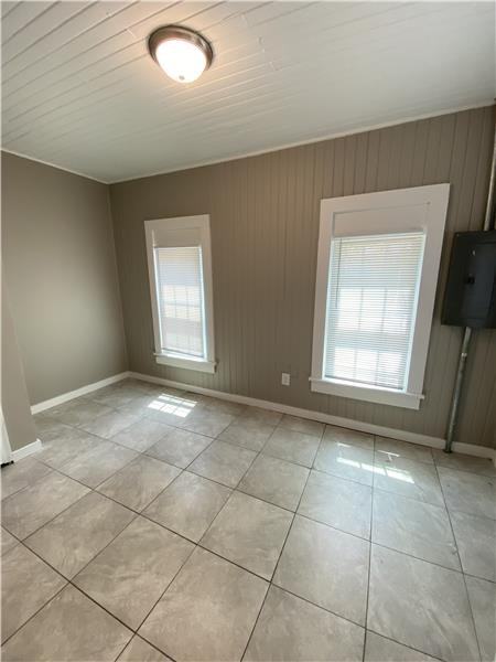 1110 New Jersey Ave - Photo 2 of 8