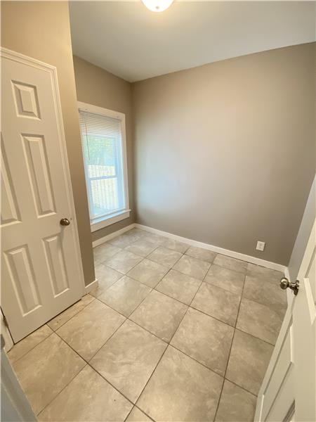 1110 New Jersey Ave - Photo 5 of 8