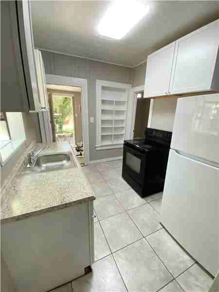 1110 New Jersey Ave - Photo 7 of 8