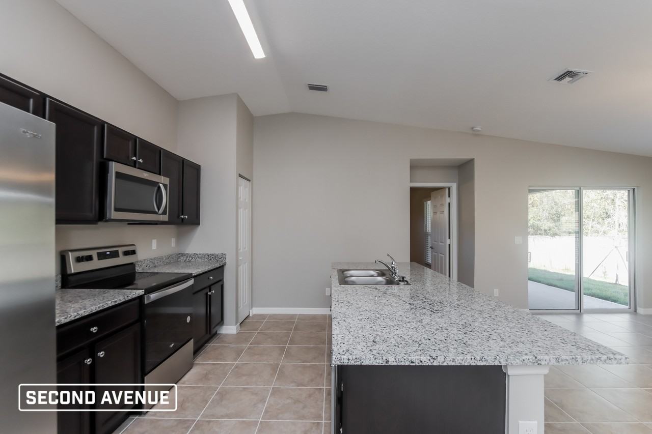 3212 Halacka Ave Se - Photo 4 of 19