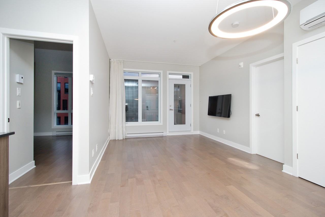 2350 Avenue Aird #309 - Photo 2 of 18