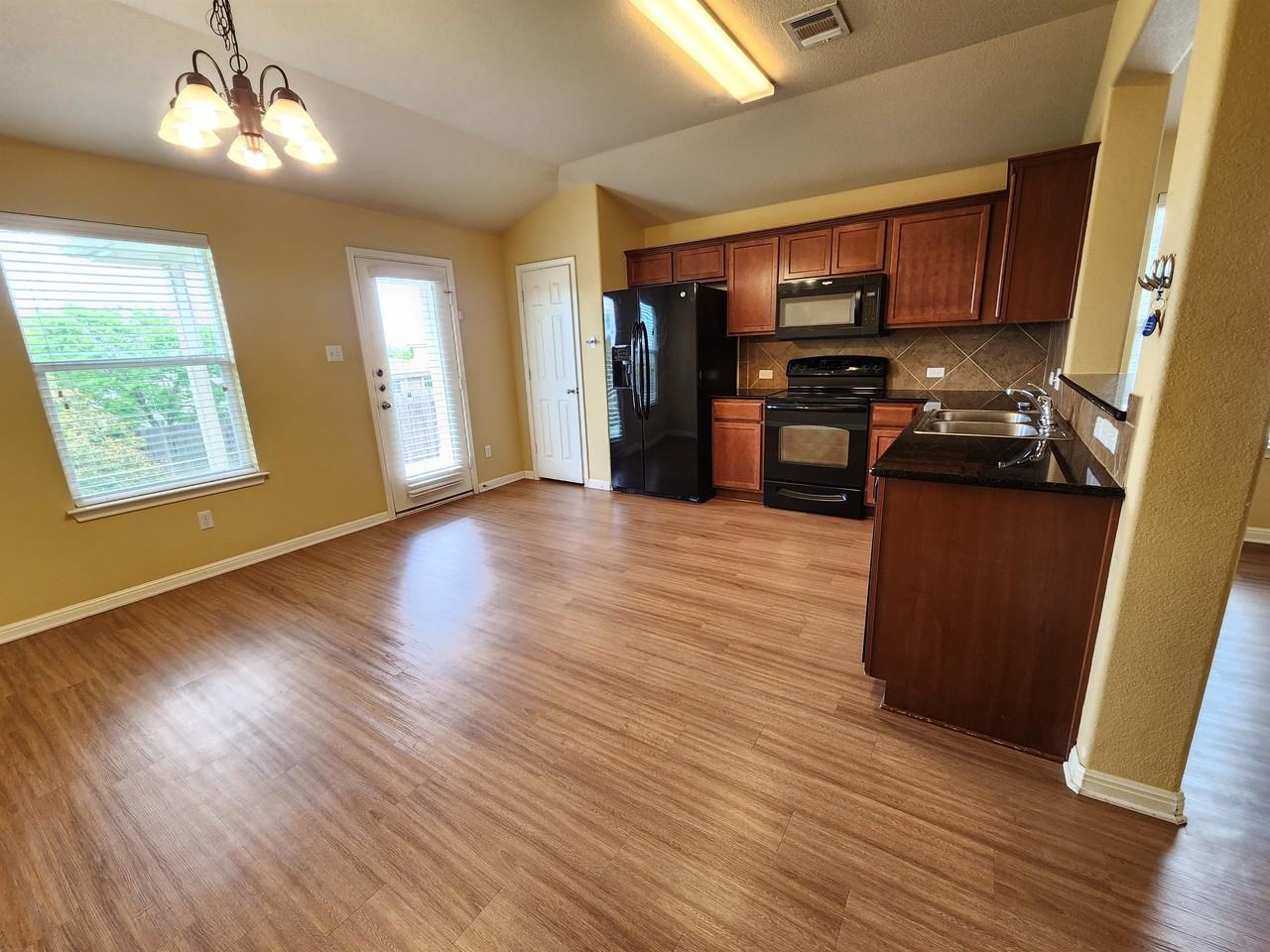 107 Lavaca Loop #1 - Photo 5 of 16