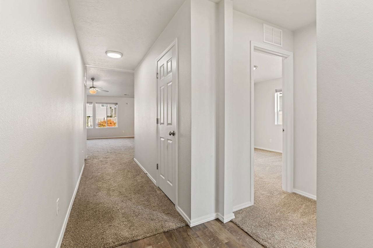 2646 W Balboa Dr #1 - Photo 3 of 25