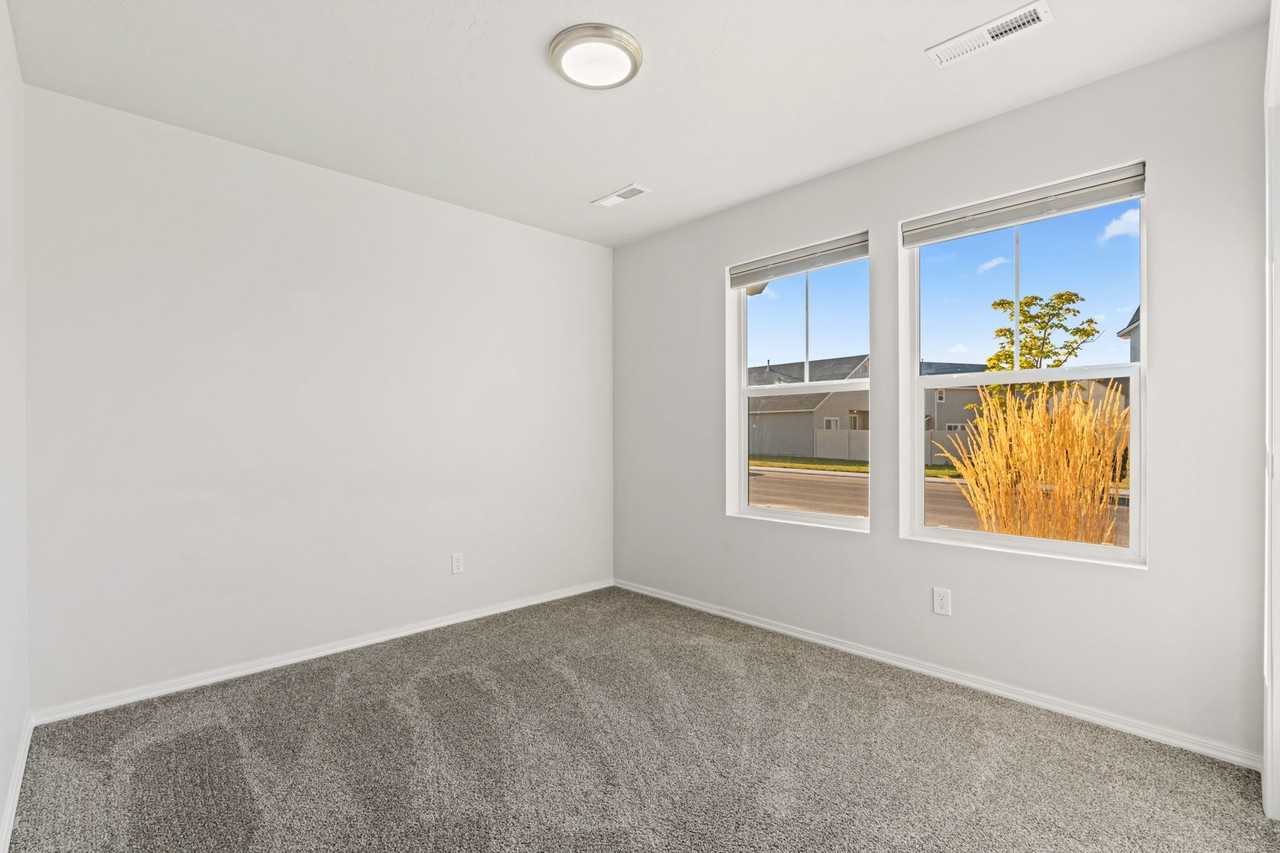2646 W Balboa Dr #1 - Photo 4 of 25