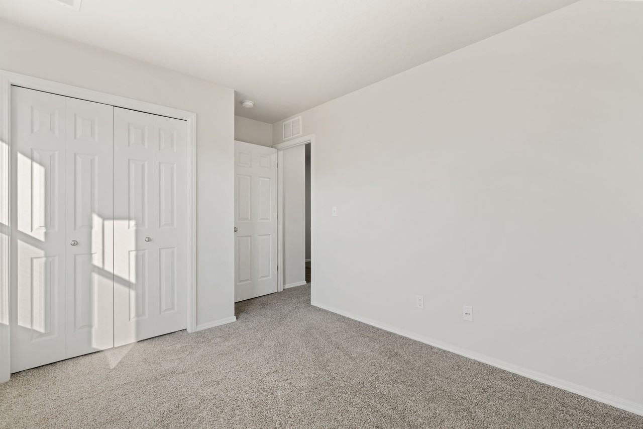 2646 W Balboa Dr #1 - Photo 5 of 25