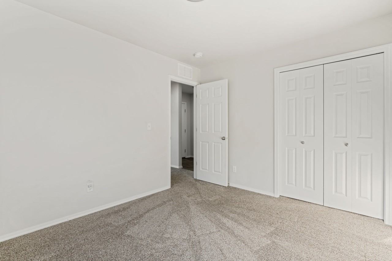 2646 W Balboa Dr #1 - Photo 7 of 25