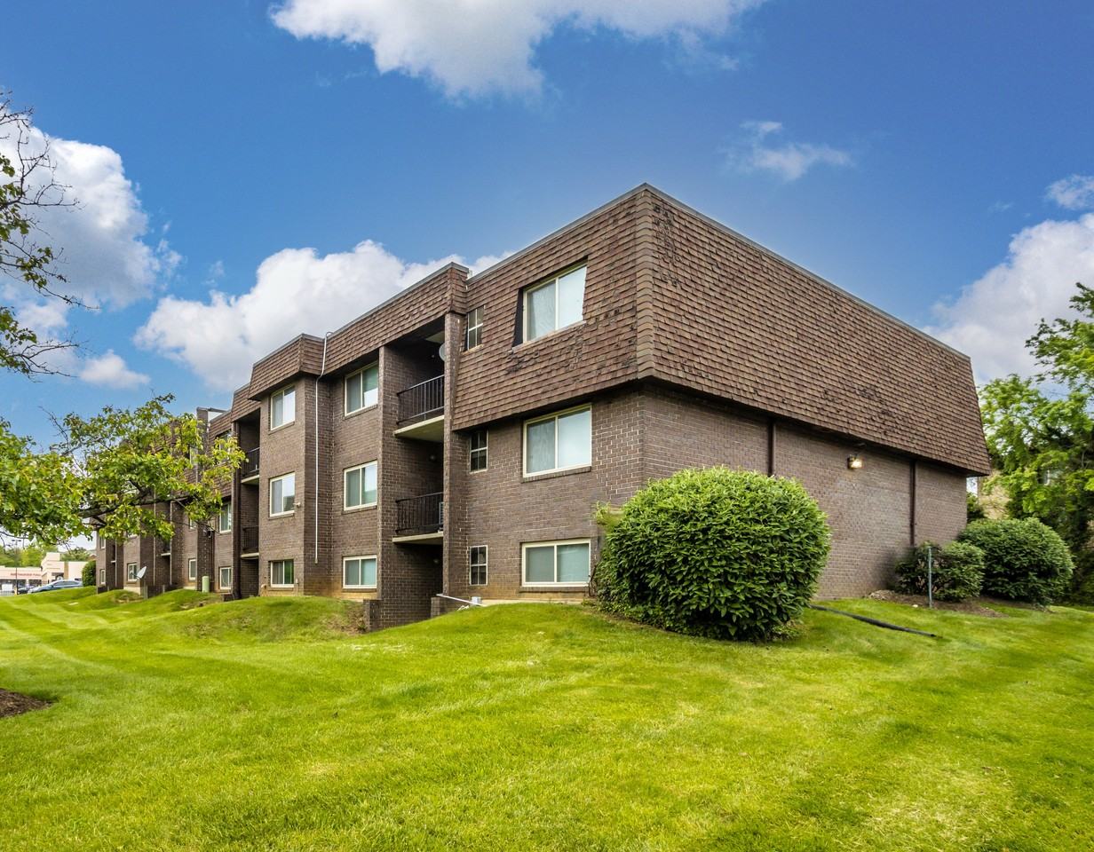 Brenbrook - Photo 2 of 21