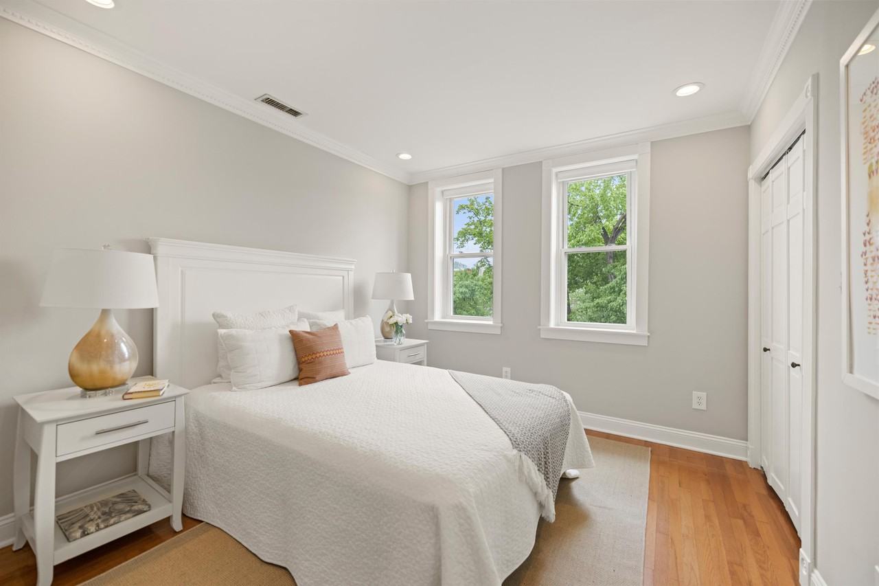 642 11th St Ne #4 - Photo 7 of 26