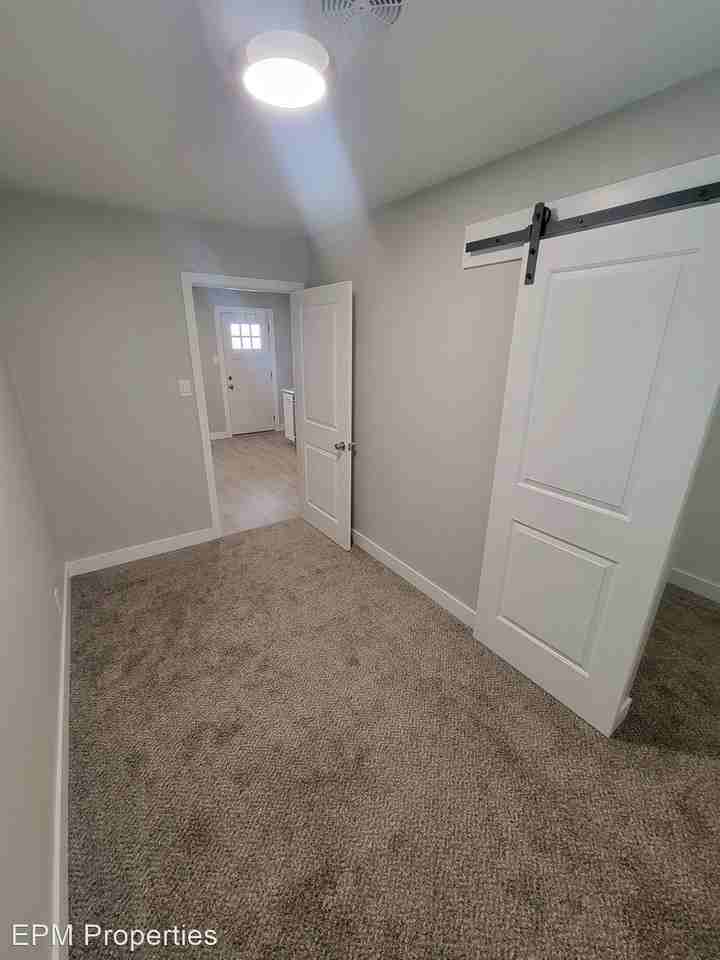 Garden City Flats - Photo 2 of 9