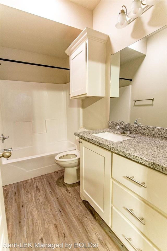 STUNNING 4 Bedroom Near Tech - Photo 2 of 23