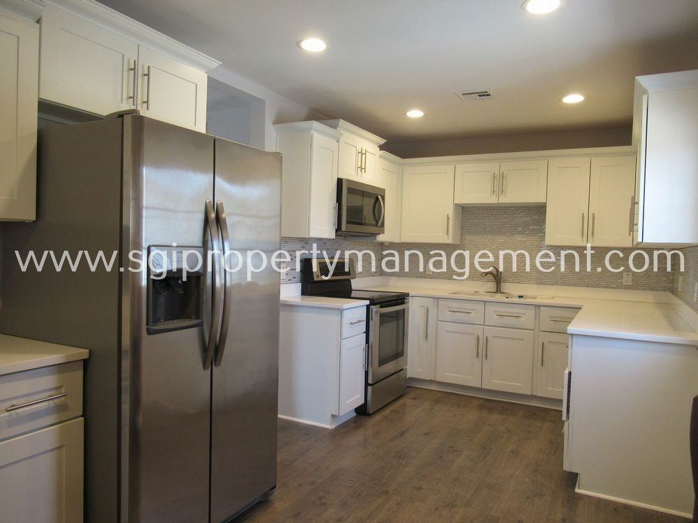 2208 W Mitchell Dr - Photo 3 of 19