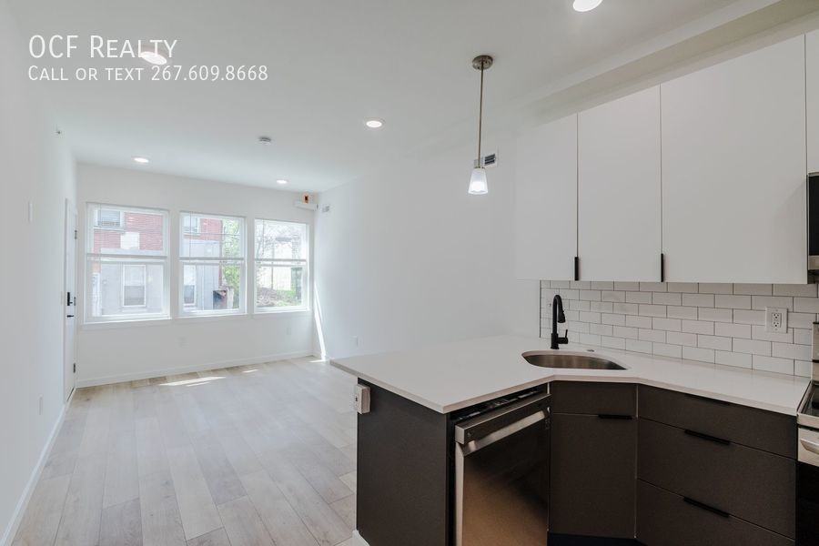 1003 W Dakota St #1 - Photo 3 of 23