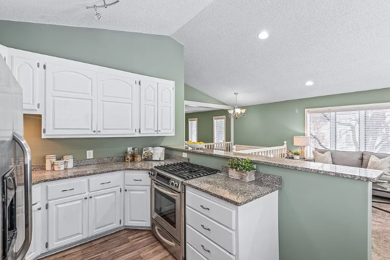 3064 Utah Ave S - Photo 3 of 20