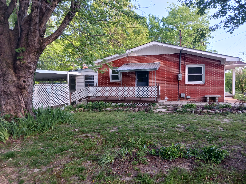 160 College St S - Photo 3 of 19