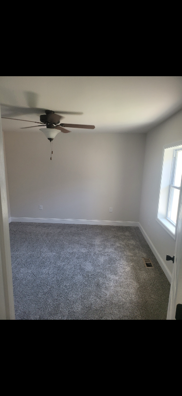 331 Carbon St - Photo 3 of 11