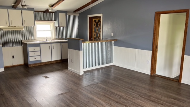 1127 N 8th St - Photo 3 of 6