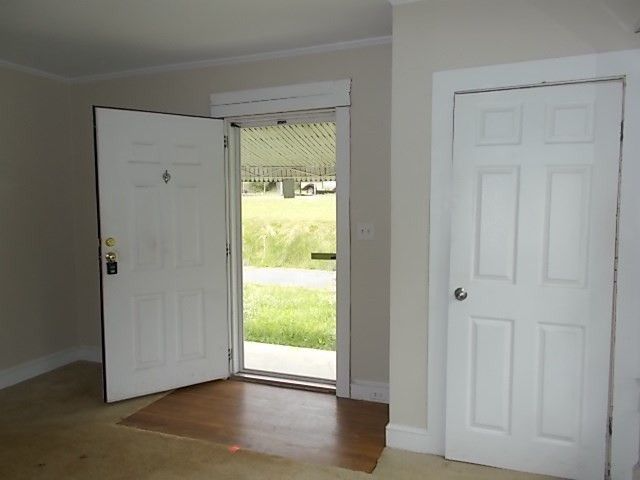 38 Fieldcrest Dr - Photo 2 of 12