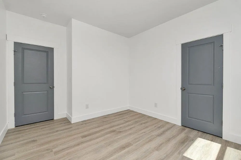 210 Essex Dr - Photo 3 of 20