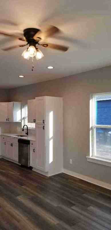 2743 May St - Photo 2 of 26