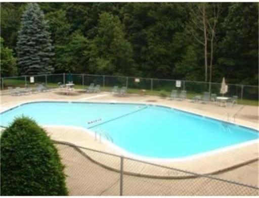 A5 Colonial Dr - Photo 3 of 4