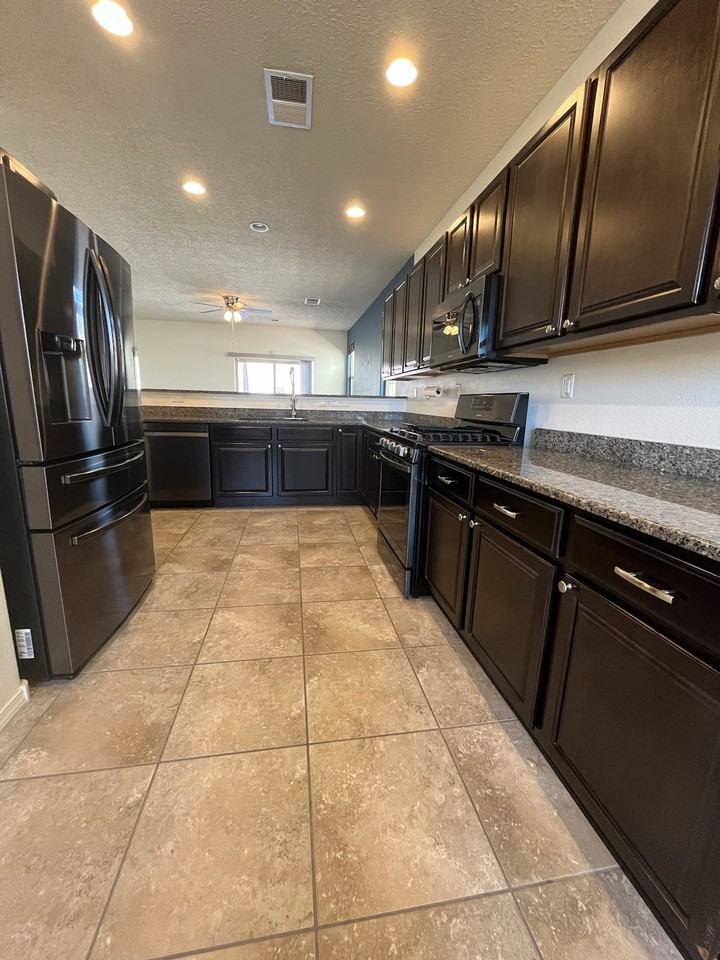 4011 Sierra Alta Ave Ne #1 - Photo 3 of 13