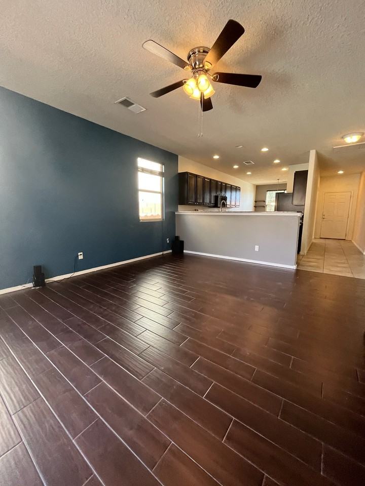 4011 Sierra Alta Ave Ne #1 - Photo 2 of 13