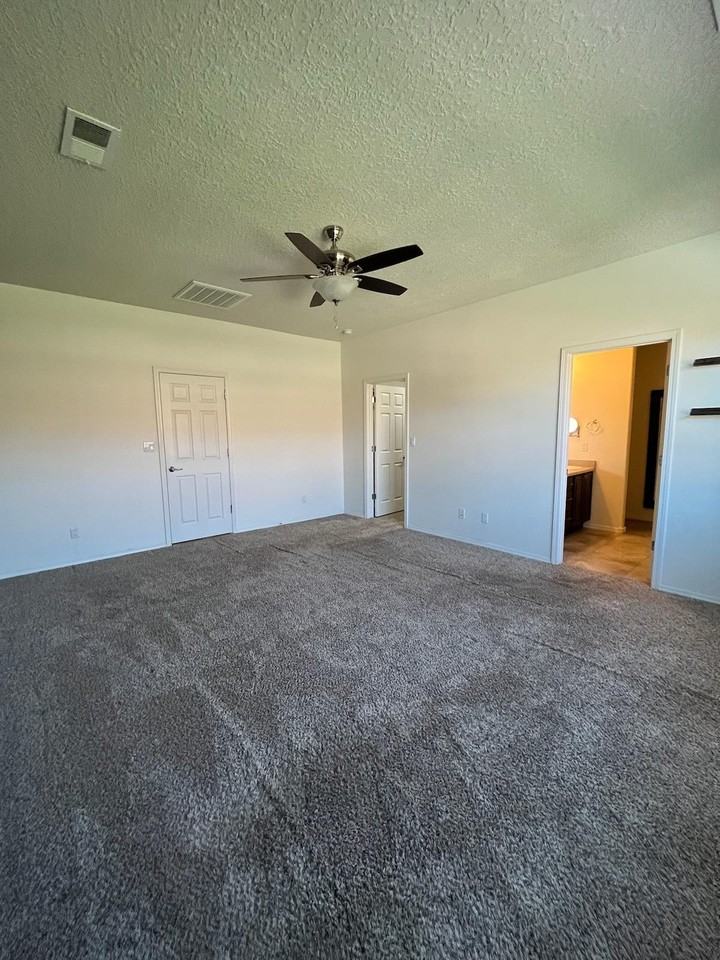 4011 Sierra Alta Ave Ne #1 - Photo 6 of 13