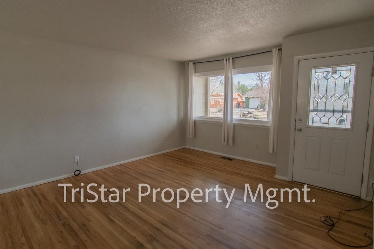 3413 Greenwood Cir #1 - Photo 2 of 11