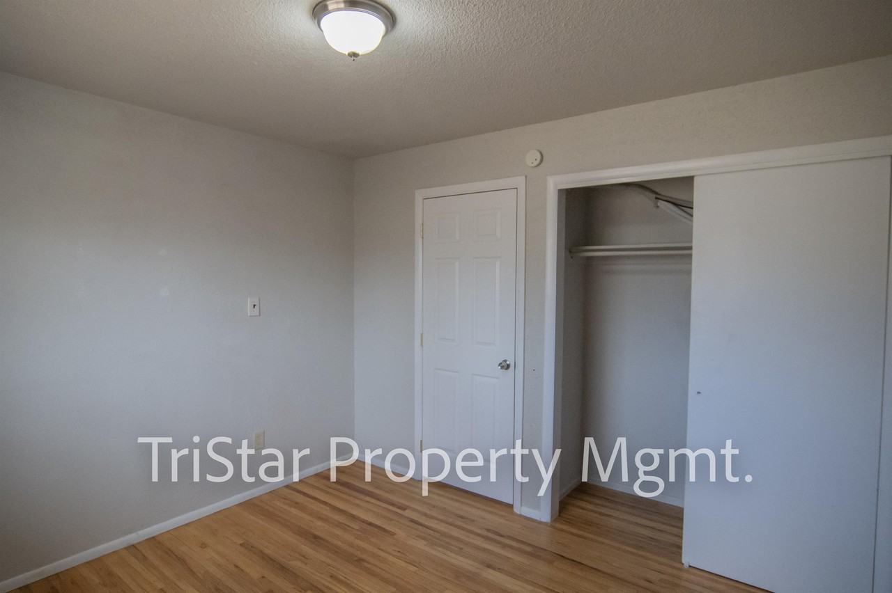 3413 Greenwood Cir #1 - Photo 6 of 11