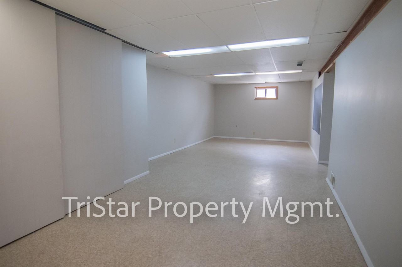 3413 Greenwood Cir #1 - Photo 7 of 11
