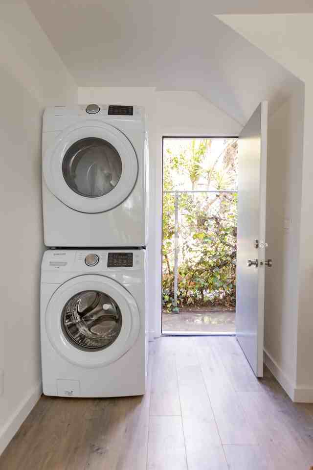 628 North Orange Drive #628 - Photo 5 of 11