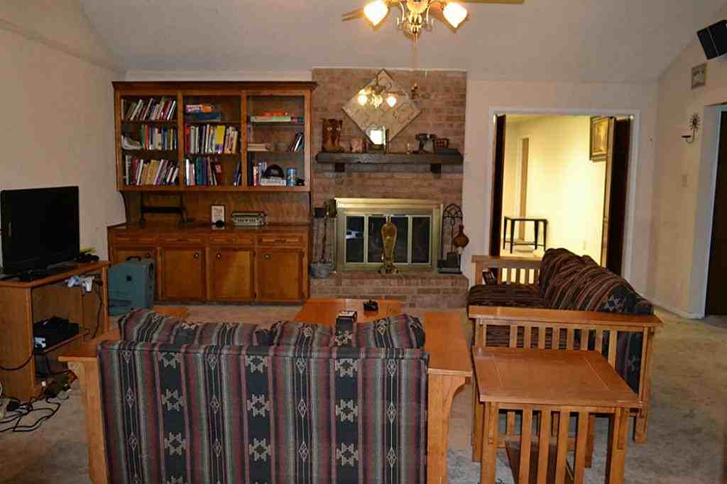 110 W Wildwinn Dr - Photo 2 of 8