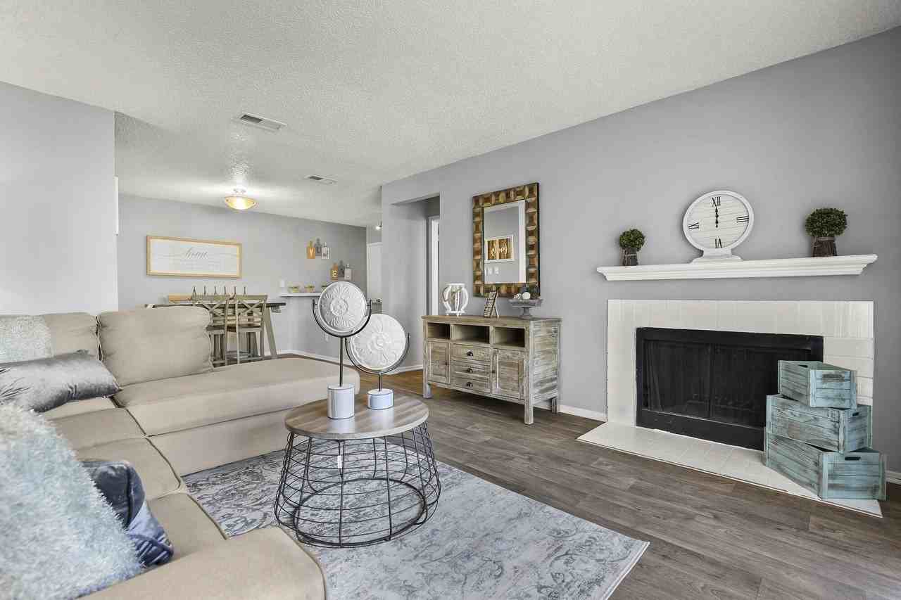 TwentyOne15 - Photo 2 of 30