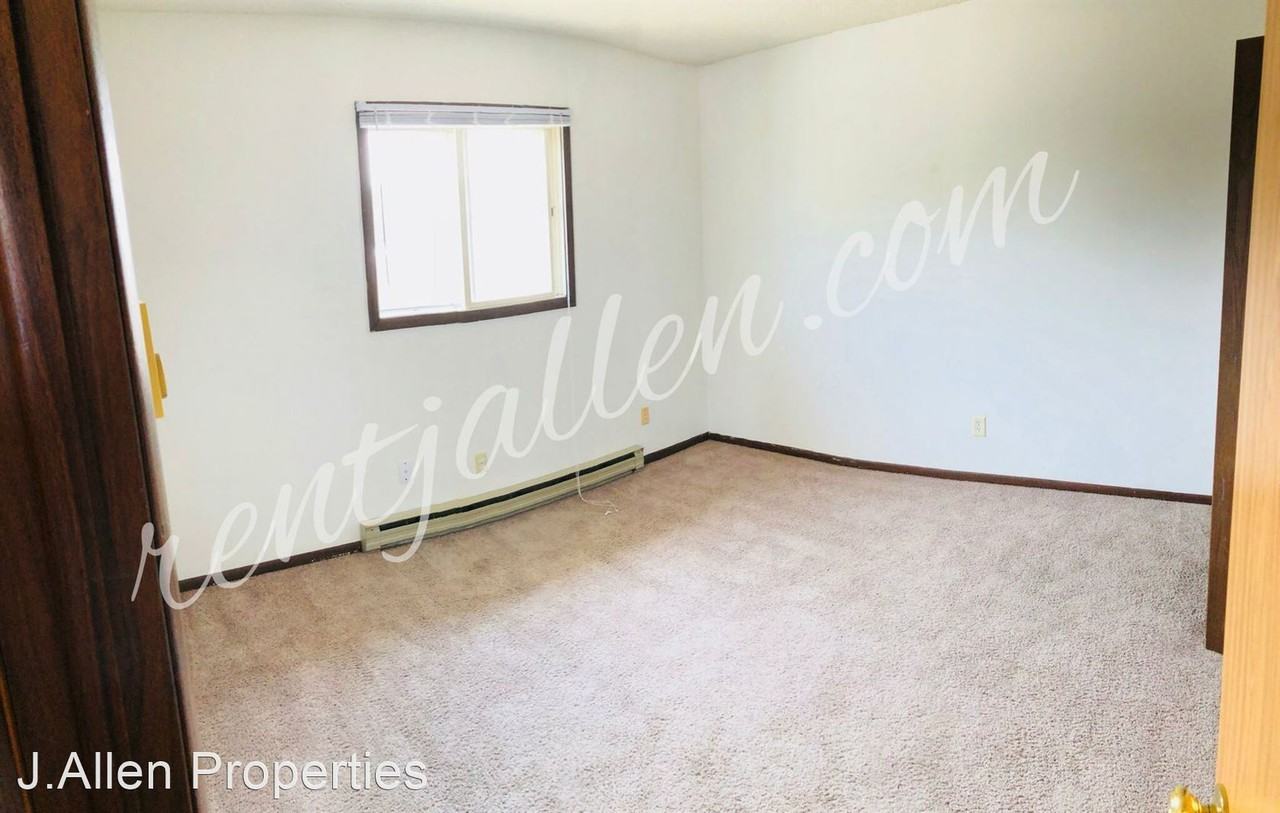 Goldstrike Apartments - Photo 3 of 4